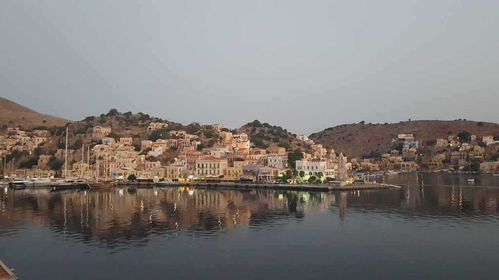 Pitini Konuk evi Simi Dış mekan fotoğraf
